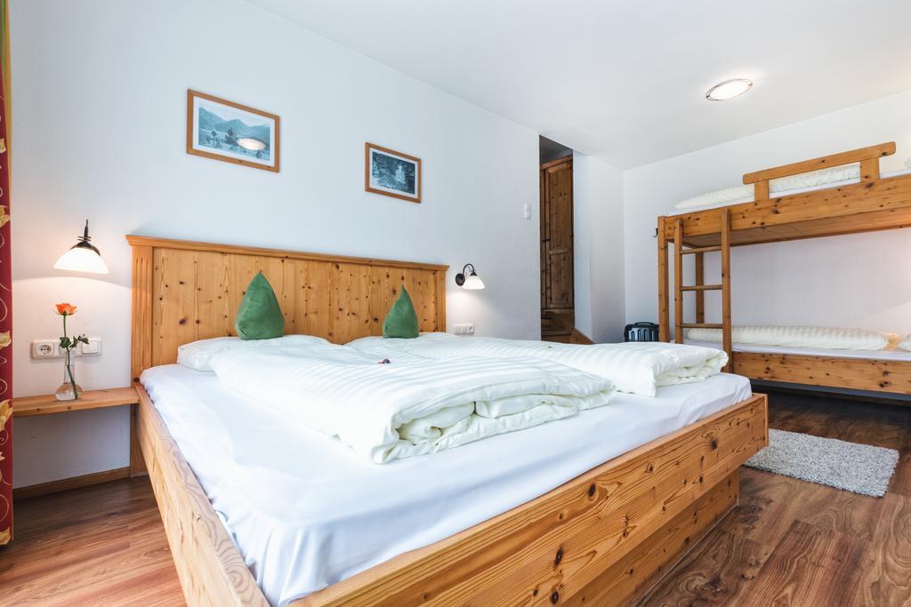 Apparthotel Alpenchalet Neukirchen am Großvenediger Eksteriør bilde