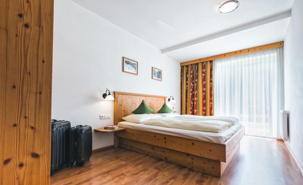 Apparthotel Alpenchalet Neukirchen am Großvenediger Eksteriør bilde